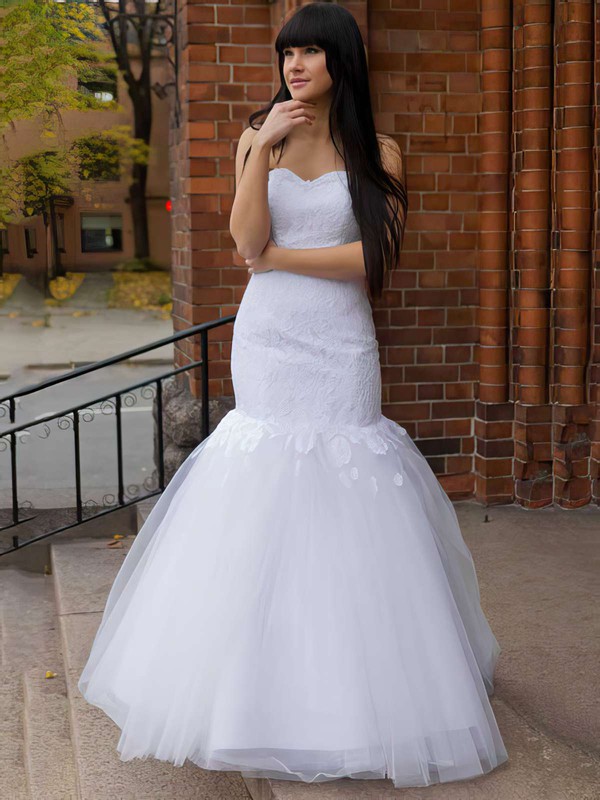 Sweetheart Trumpet/Mermaid Floor-length Lace Tulle Appliques Lace Wedding Dresses #DOB00021197