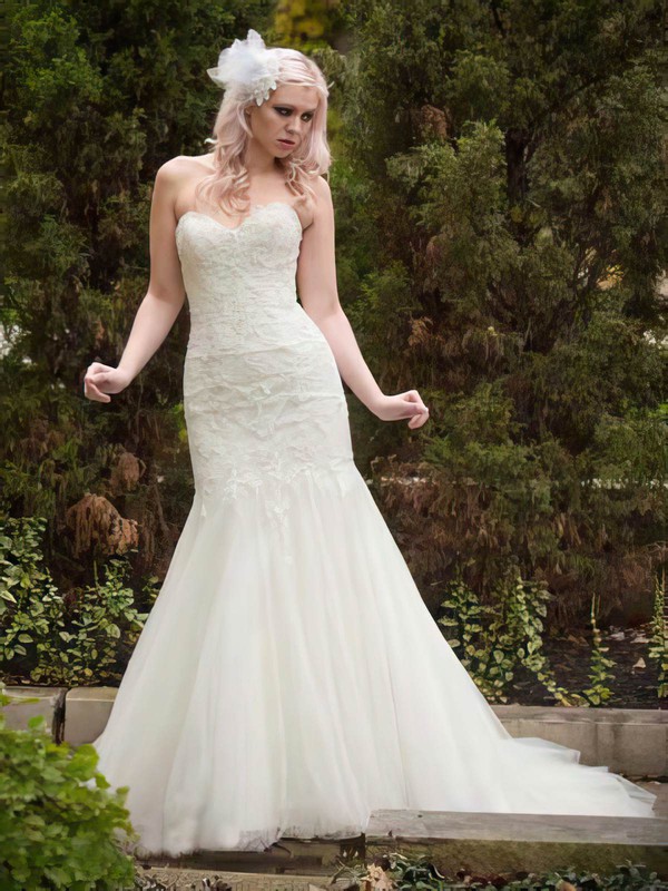 Sweetheart Trumpet/Mermaid Court Train Tulle Appliques Lace Wedding Dresses #DOB00021336