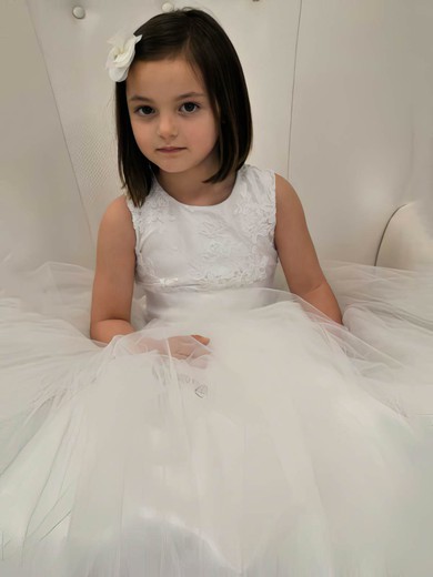 Ivory Tulle Appliques Lace Scoop Neck Floor-length Ball Gown Flower Girl Dress #DOB01031841