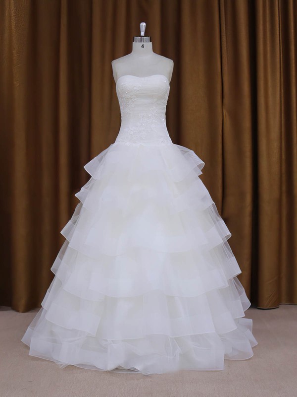 Best Floor-length Appliques Lace Sweetheart White Tulle Wedding Dress #DOB00021980