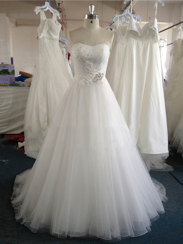 Sweetheart Tulle Court Train Appliques Lace White Original Wedding Dress #DOB00022020