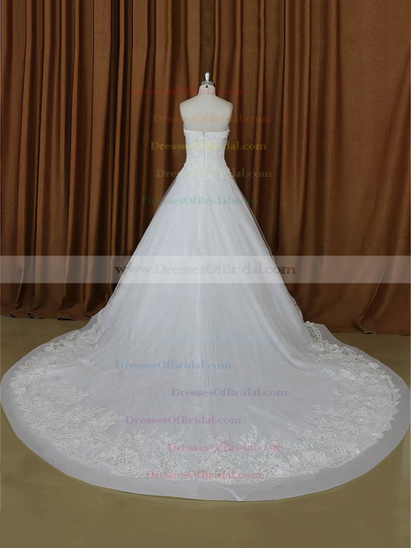 Gorgeous Tulle Appliques Lace Ivory Sweetheart Chapel Train Wedding Dresses #DOB00022021