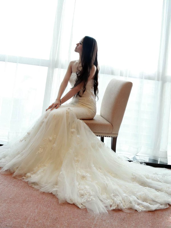 Beautiful Trumpet/Mermaid Tulle Appliques Lace Sweep Train Strapless Wedding Dresses #DOB00022660