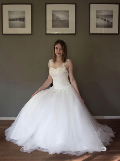 A-line Sweetheart Tulle with Appliques Lace Floor-length Classy Wedding Dresses #DOB00022691