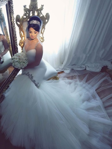 Trumpet/Mermaid V-neck Tulle with Beading Court Train Amazing Backless Wedding Dresses #DOB00022885