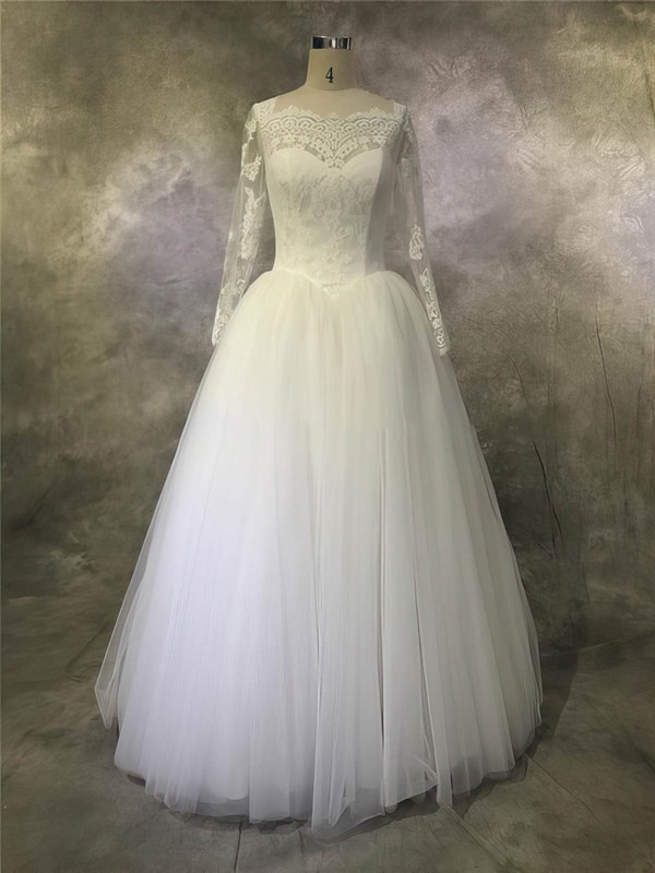 Tulle Ball Gown Scalloped Neck Floor-length with Appliques Lace Wedding Dresses #DOB00022932