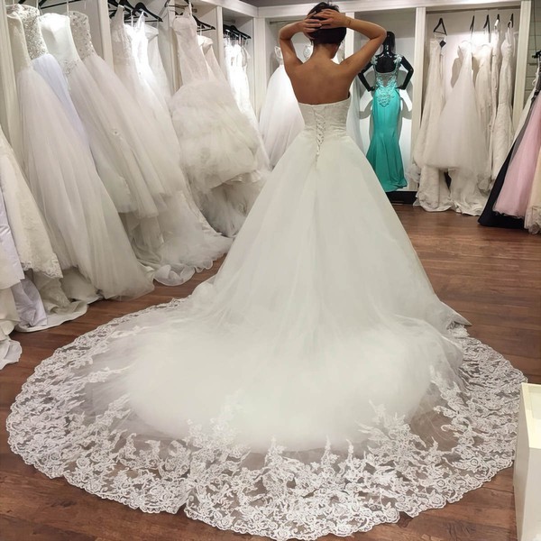 Tulle Ball Gown Sweetheart Chapel Train with Appliques Lace Wedding Dresses #DOB00023034