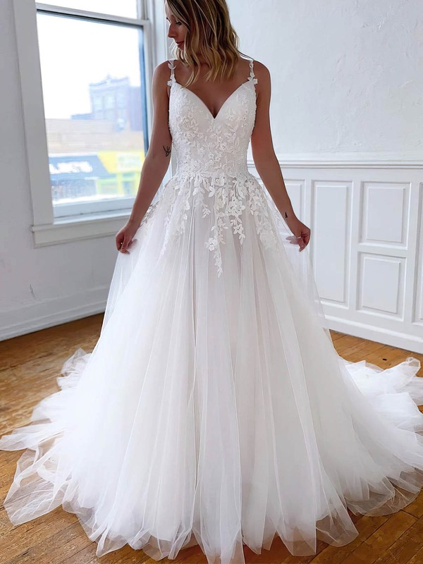 Tulle Princess V-neck Sweep Train Appliques Lace Wedding Dresses #DOB00023560