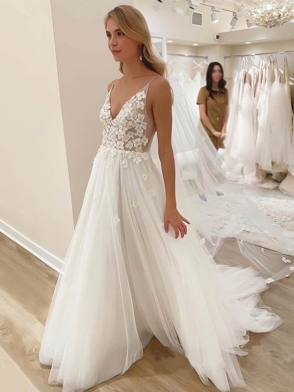 Tulle A-line V-neck Sweep Train Appliques Lace Wedding Dresses #DOB00023510