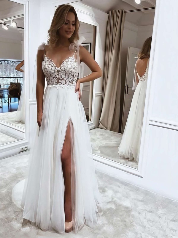 Tulle A-line V-neck Floor-length Appliques Lace Wedding Dresses #DOB00023640