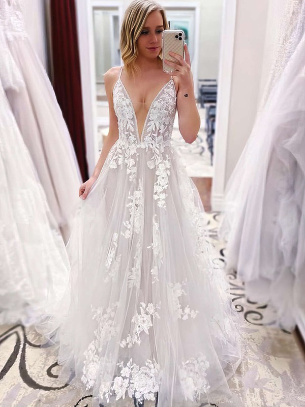 Tulle Princess V-neck Sweep Train Appliques Lace Wedding Dresses #DOB00023766