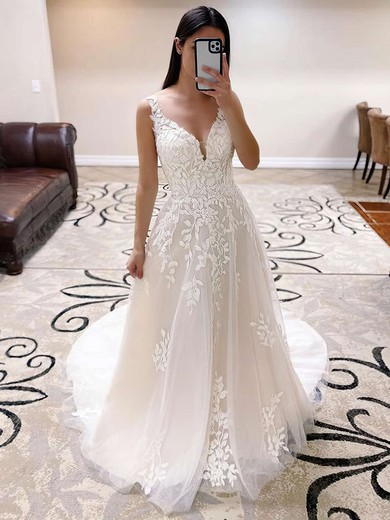 Tulle A-line V-neck Sweep Train Appliques Lace Wedding Dresses #DOB00023768