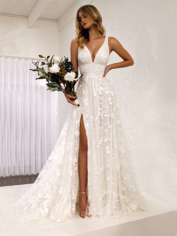 Tulle A-line V-neck Sweep Train Appliques Lace Wedding Dresses #DOB00023845