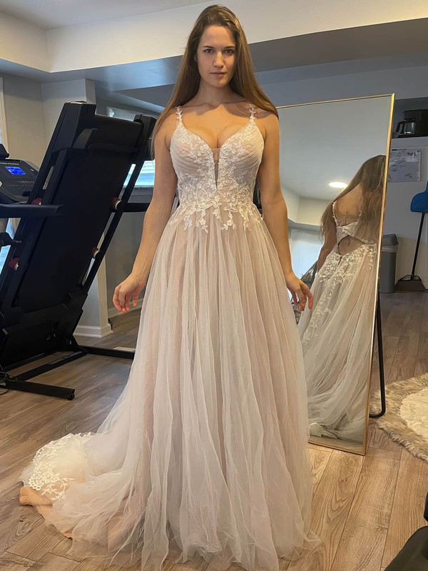 Tulle A-line V-neck Sweep Train Appliques Lace Wedding Dresses #DOB00023894