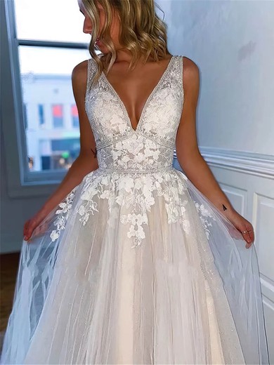 Tulle A-line V-neck Sweep Train Appliques Lace Wedding Dresses #DOB00024004